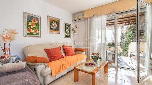 Rijtjeshuis in Palafrugell met privétuin, buitenterrassen, zolder met solarium en dubbele garage