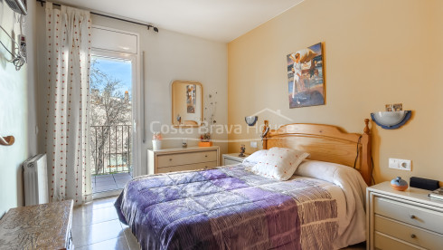 Casa adossada a Palafrugell amb jardí privat, terrasses exteriors, loft amb solàrium i garatge doble