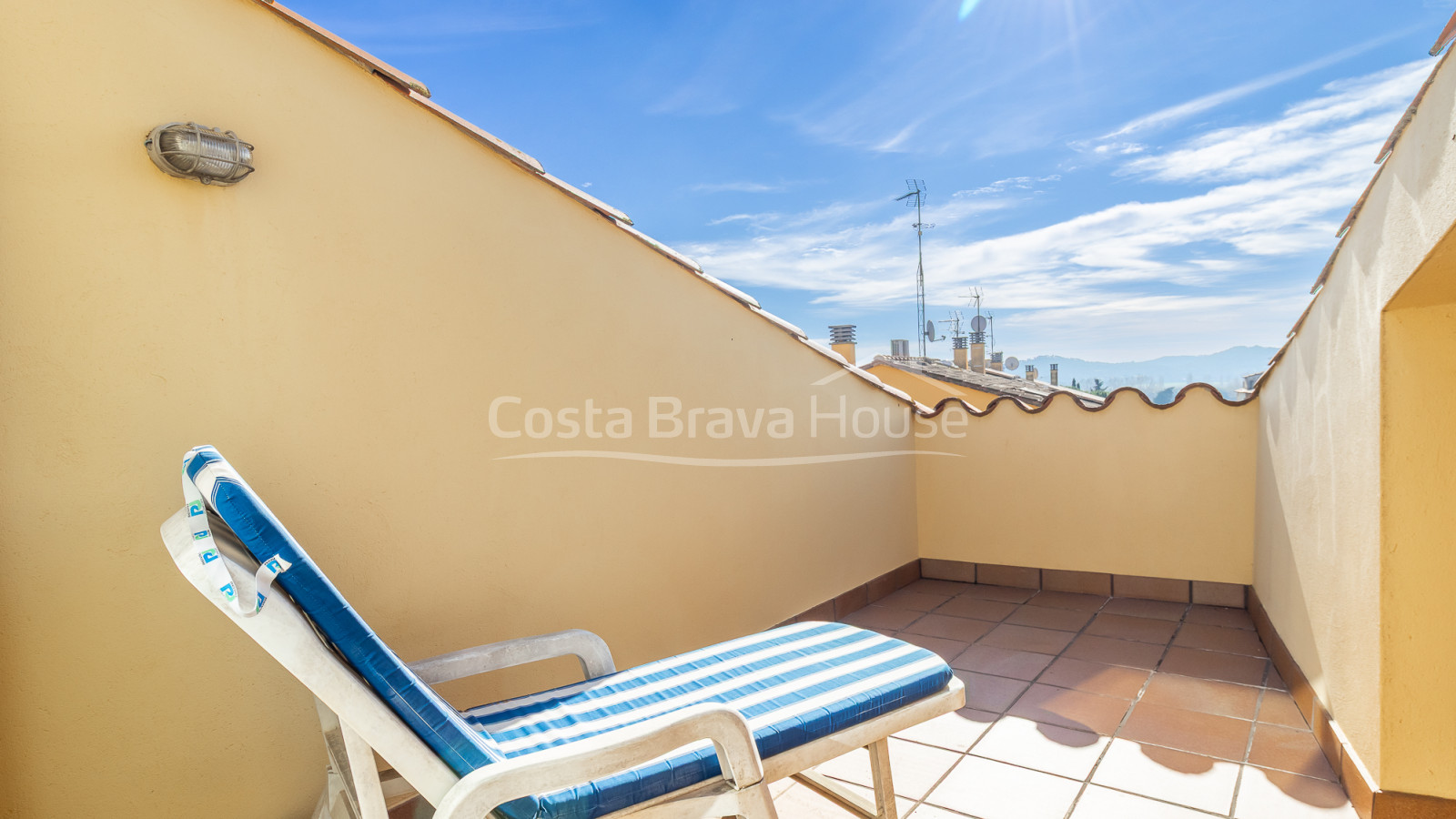 Rijtjeshuis in Palafrugell met privétuin, buitenterrassen, zolder met solarium en dubbele garage