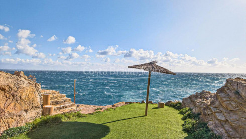 Appartement en première ligne de mer avec terrasse privée dans le complexe Cap Sa Sal