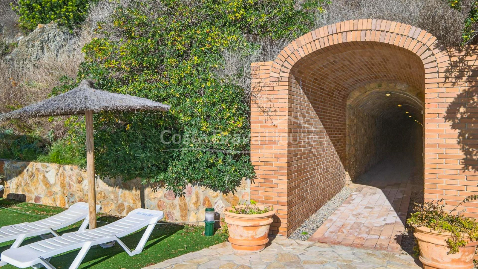 Appartement en première ligne de mer avec terrasse privée dans le complexe Cap Sa Sal