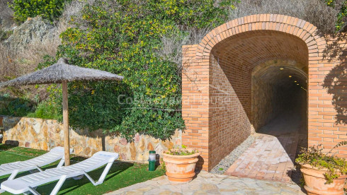 Seafront apartment with private terrace in the Cap Sa Sal complex