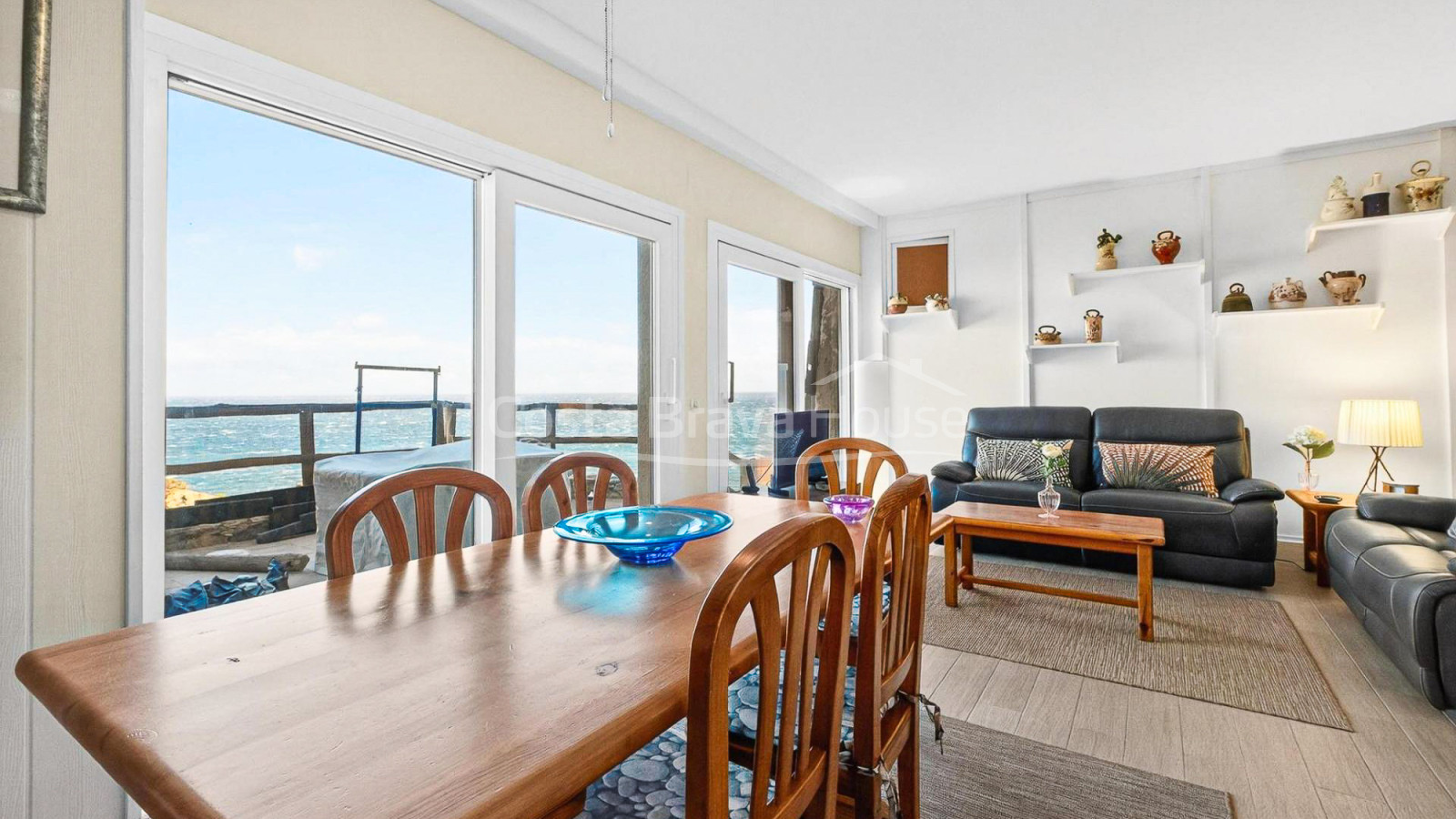 Appartement aan zee met privéterras in het complex Cap Sa Sal