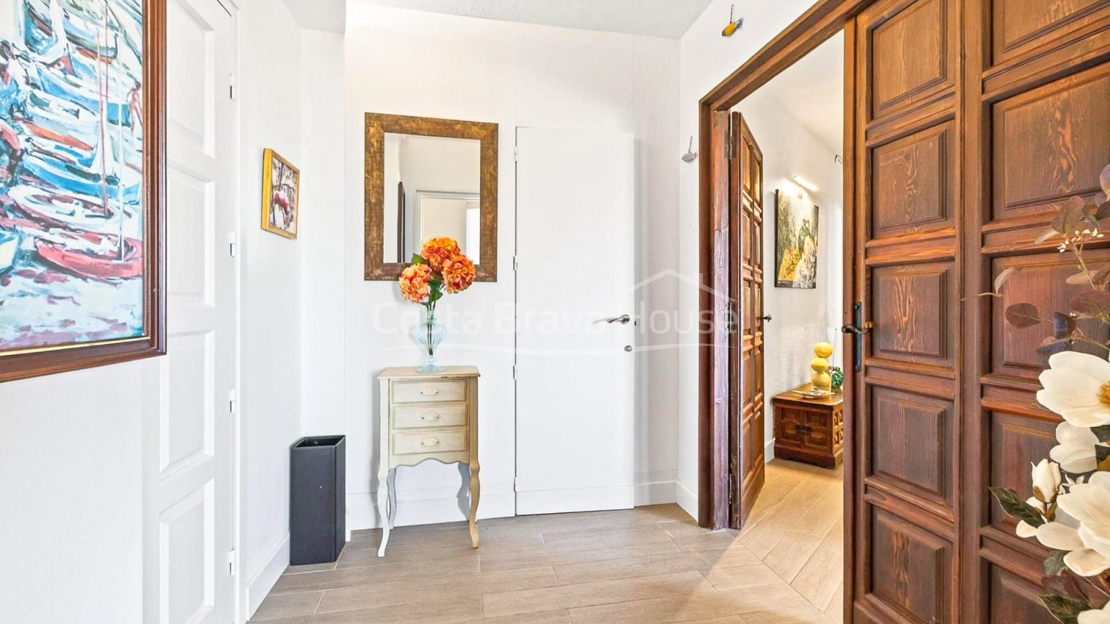 Seafront apartment with private terrace in the Cap Sa Sal complex