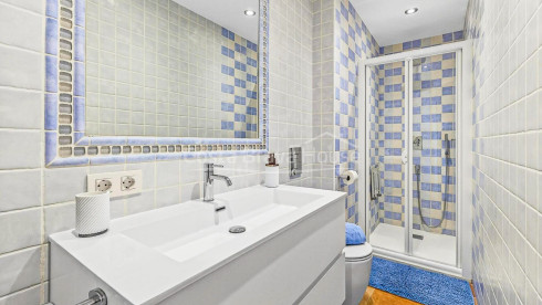 Apartamento en primera línea de mar con terraza privada en el complejo Cap Sa Sal