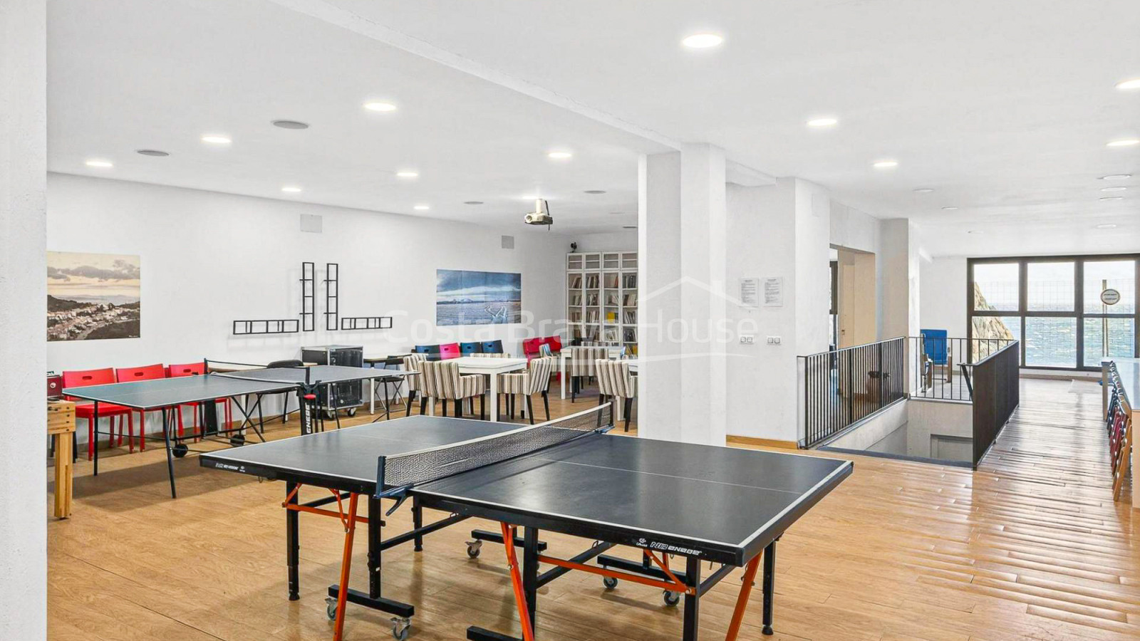 Apartamento en primera línea de mar con terraza privada en el complejo Cap Sa Sal