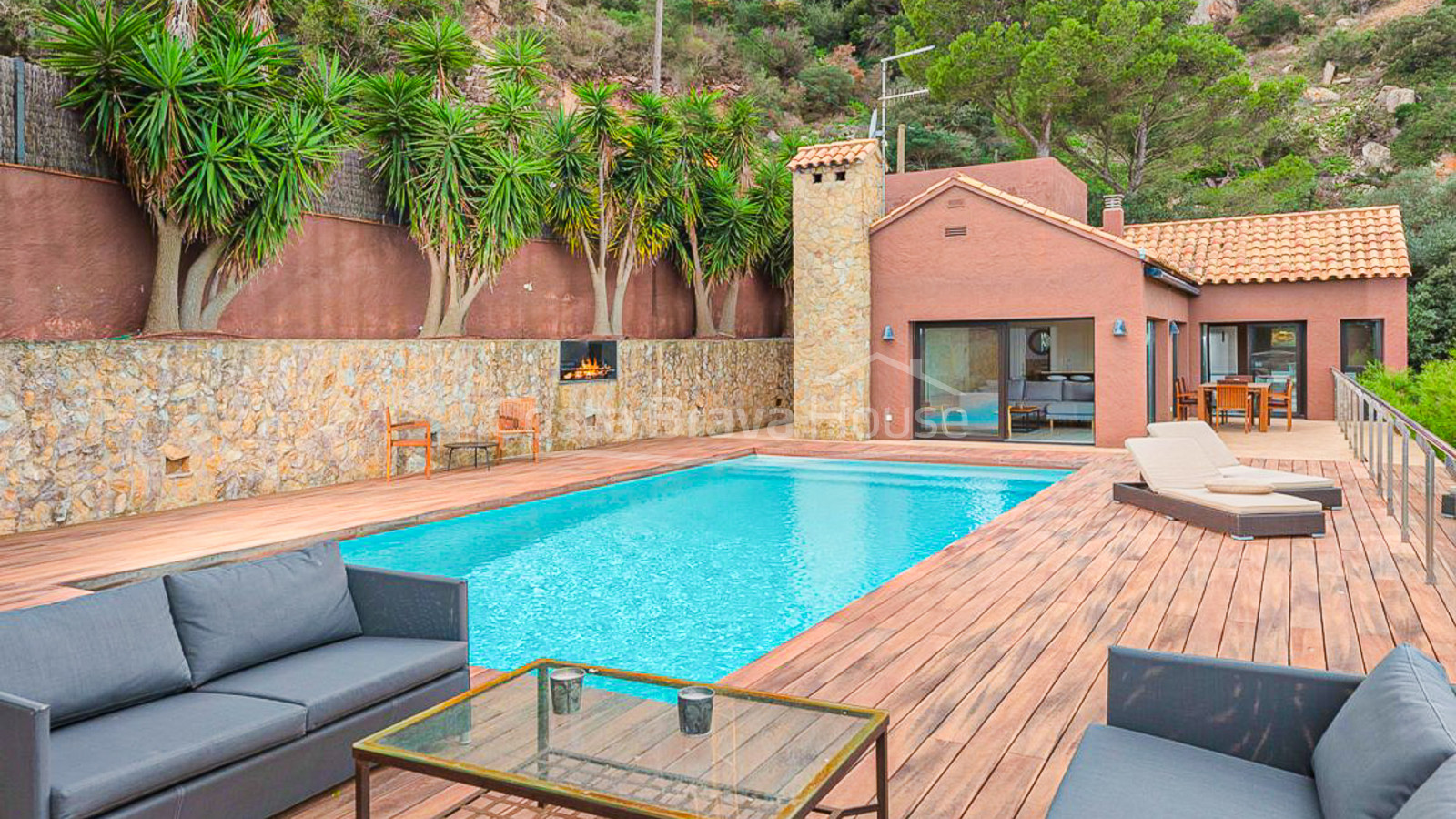 Casa a Aiguablava amb piscina i terrassa amb vistes panoràmiques al mar