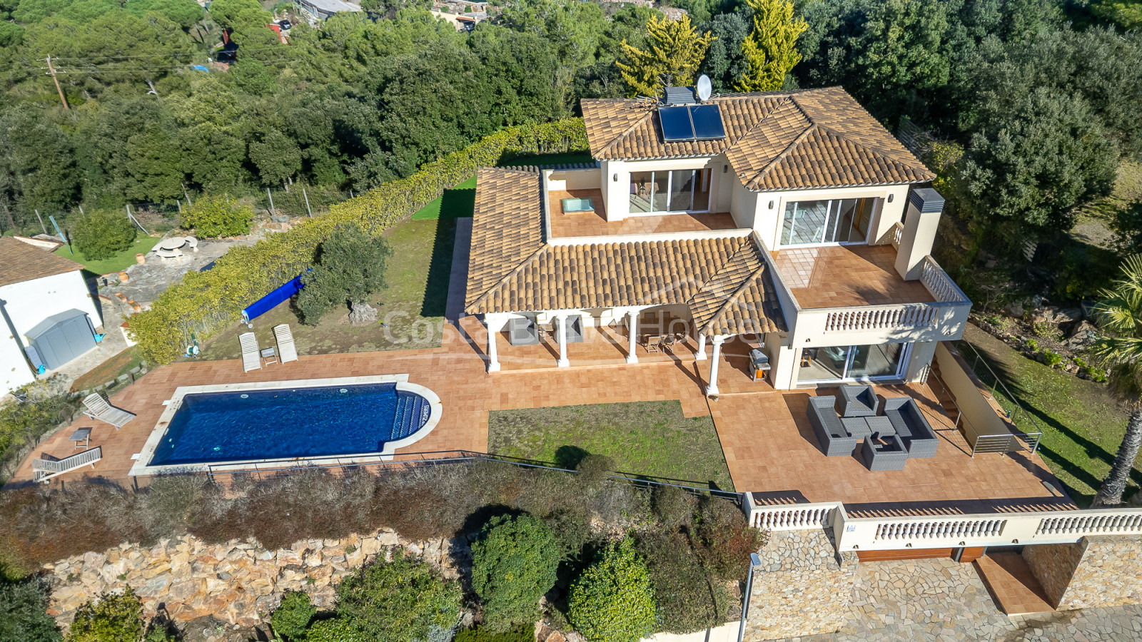 Maison à vendre à Begur avec piscine privée, jardin et grandes terrasses ensoleillées