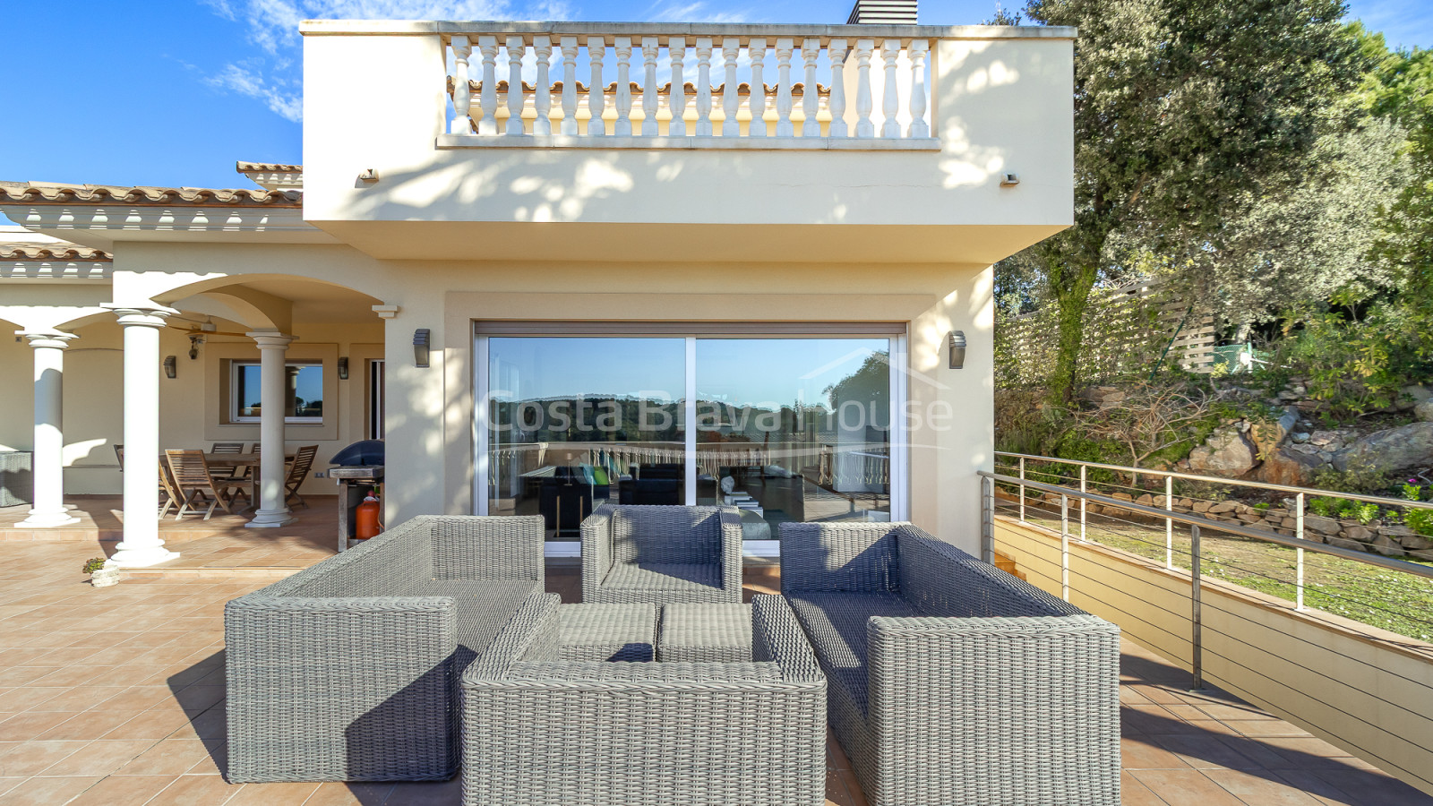 Huis te koop in Begur met privézwembad, tuin en grote zonnige terrassen