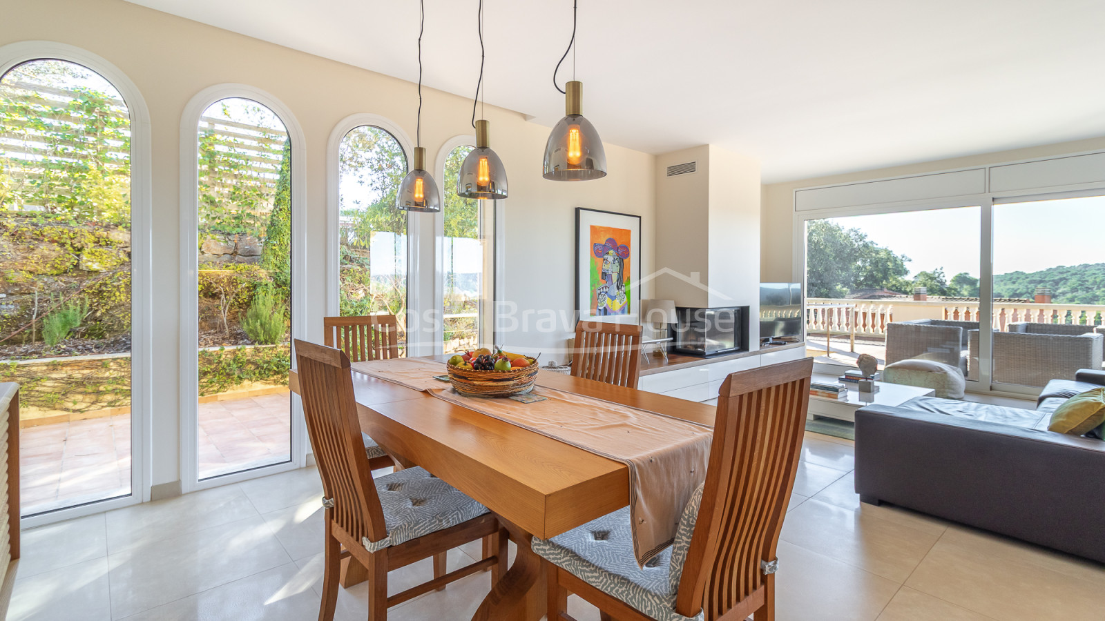 Huis te koop in Begur met privézwembad, tuin en grote zonnige terrassen
