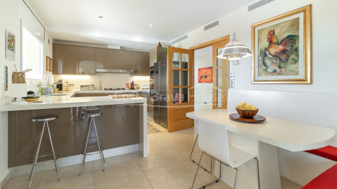 Maison à vendre à Begur avec piscine privée, jardin et grandes terrasses ensoleillées