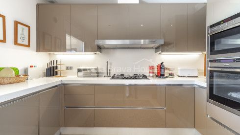 Casa en venta en Begur con piscina privada, jardín y amplias terrazas soleadas