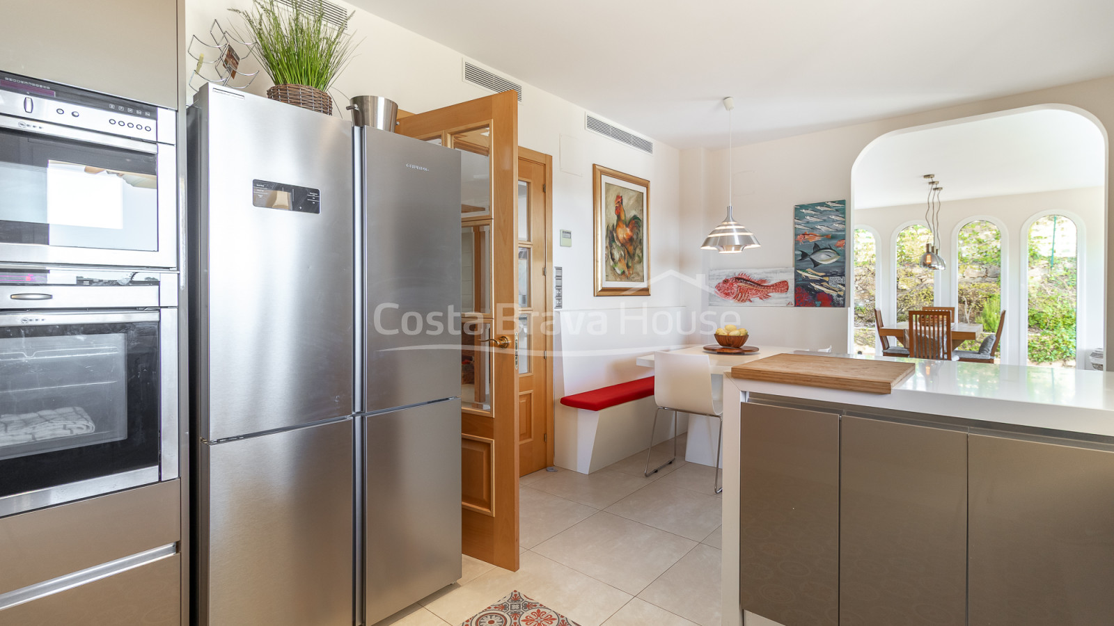 House for sale in Begur with private pool, garden and large sunny terraces