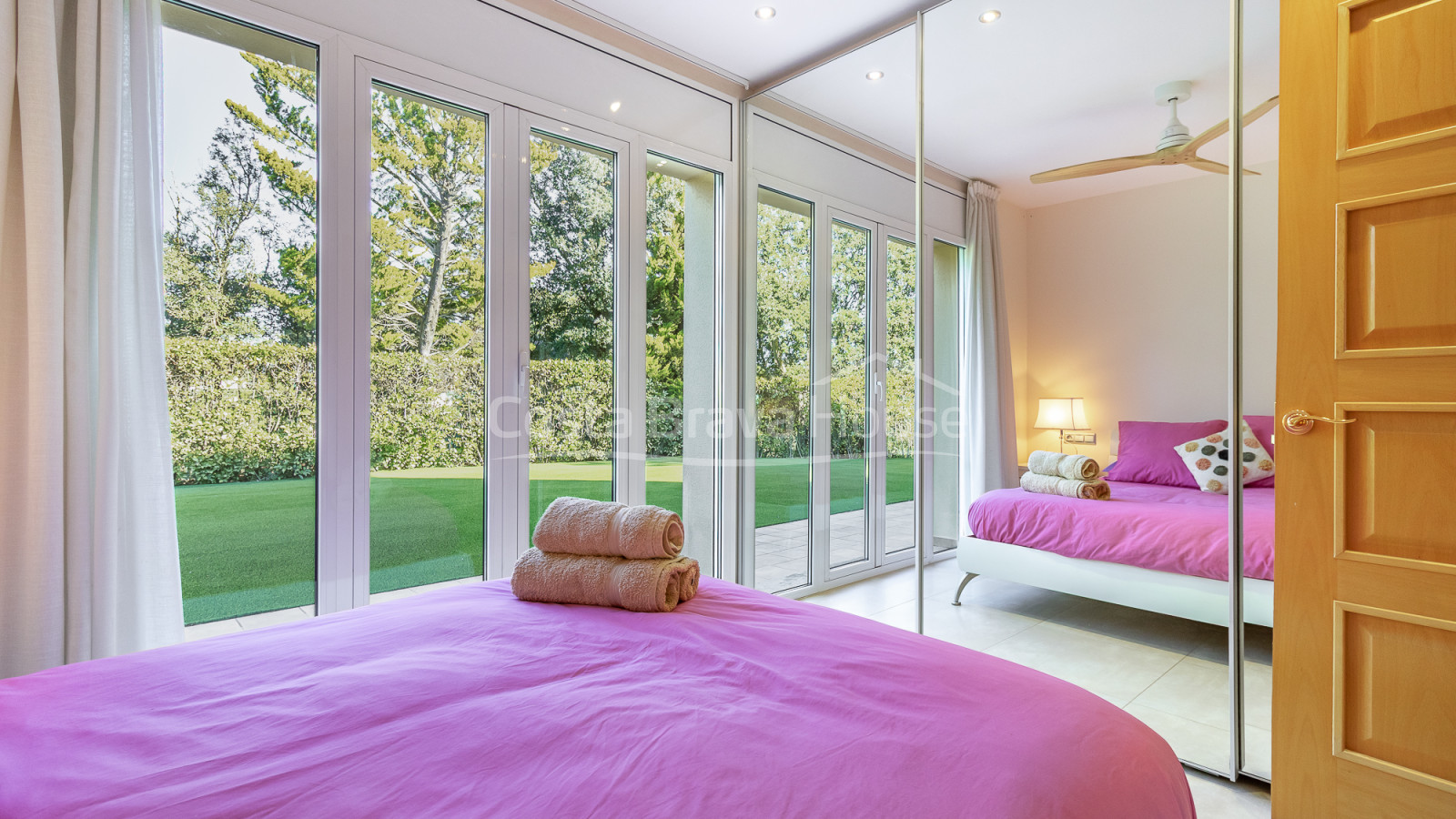 Casa en venda a Begur amb piscina privada, jardí i àmplies terrasses assolellades