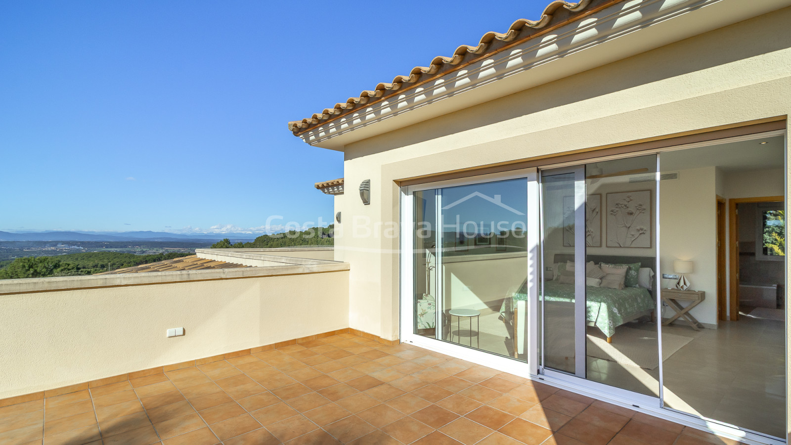 Huis te koop in Begur met privézwembad, tuin en grote zonnige terrassen