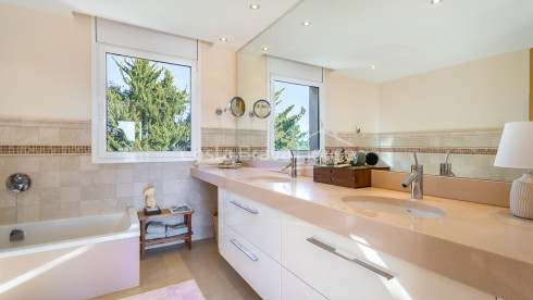 Huis te koop in Begur met privézwembad, tuin en grote zonnige terrassen