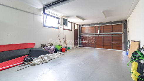 Maison à vendre à Begur avec piscine privée, jardin et grandes terrasses ensoleillées