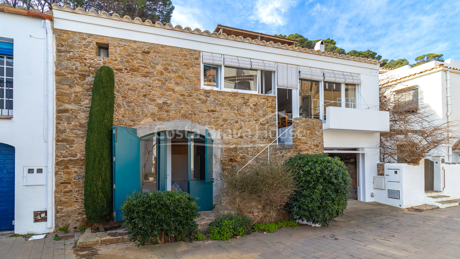 House for sale in Sa Tuna, Begur, frontline sea with terrace and garage