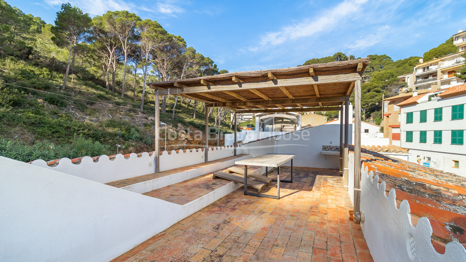 Casa en venda a Sa Tuna, Begur, primera línia de mar amb terrassa i garatge