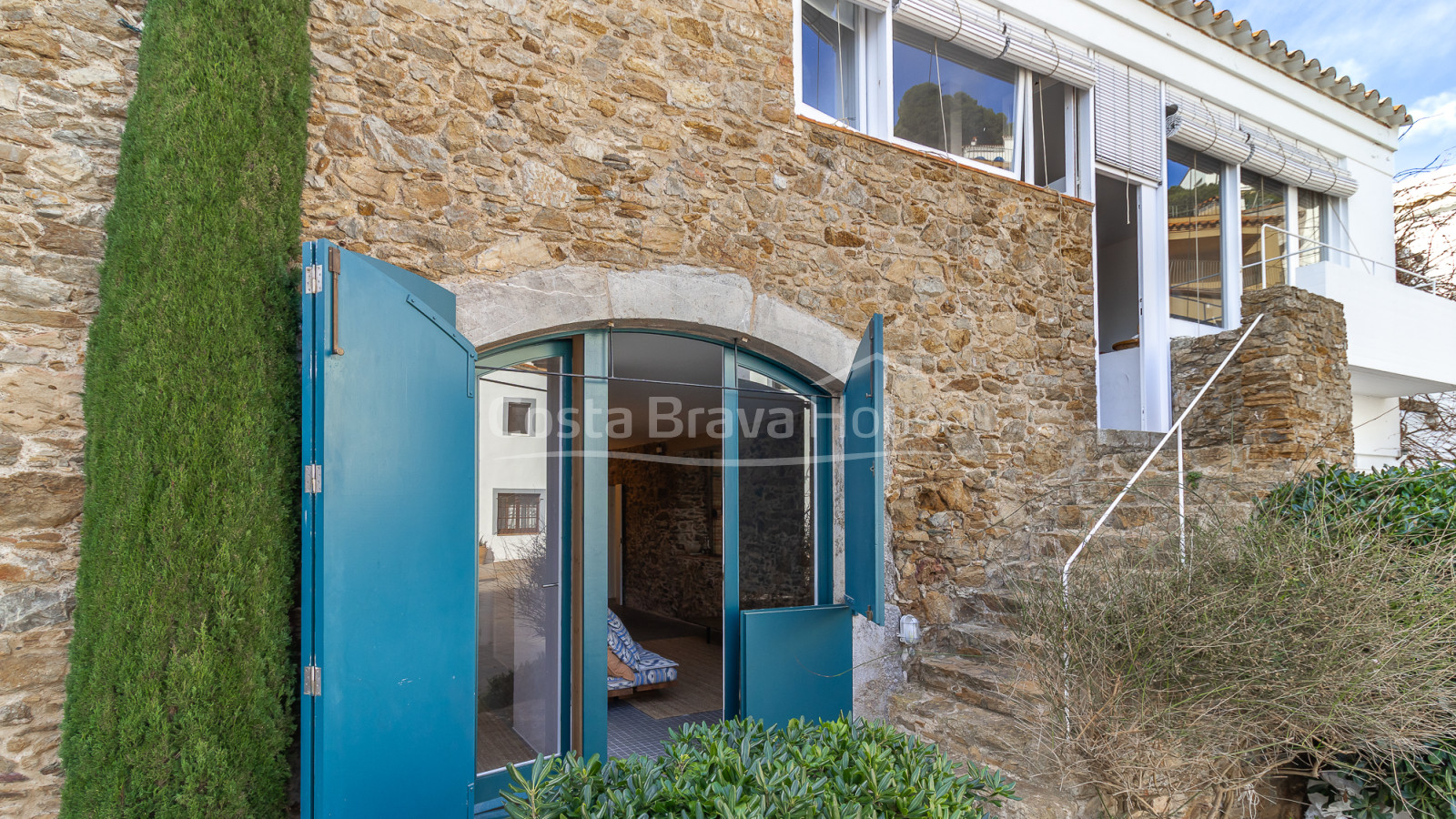 House for sale in Sa Tuna, Begur, frontline sea with terrace and garage