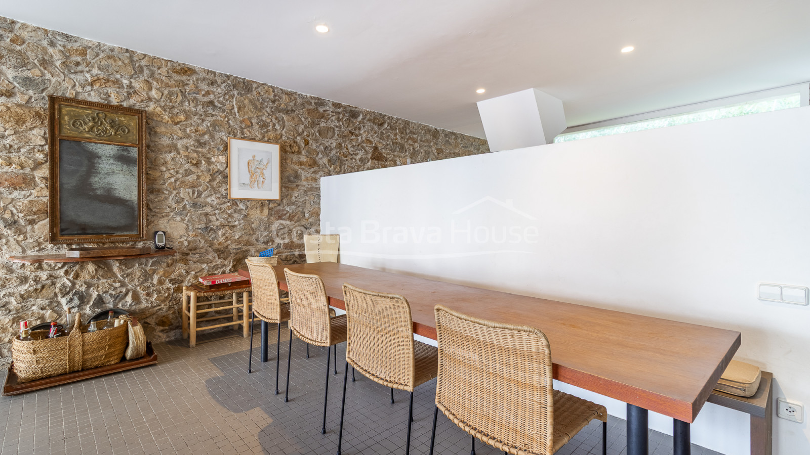 Casa en venta en Sa Tuna, Begur, primera línea de mar con terraza y garaje