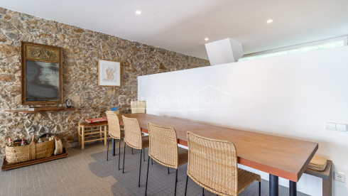 Casa en venta en Sa Tuna, Begur, primera línea de mar con terraza y garaje