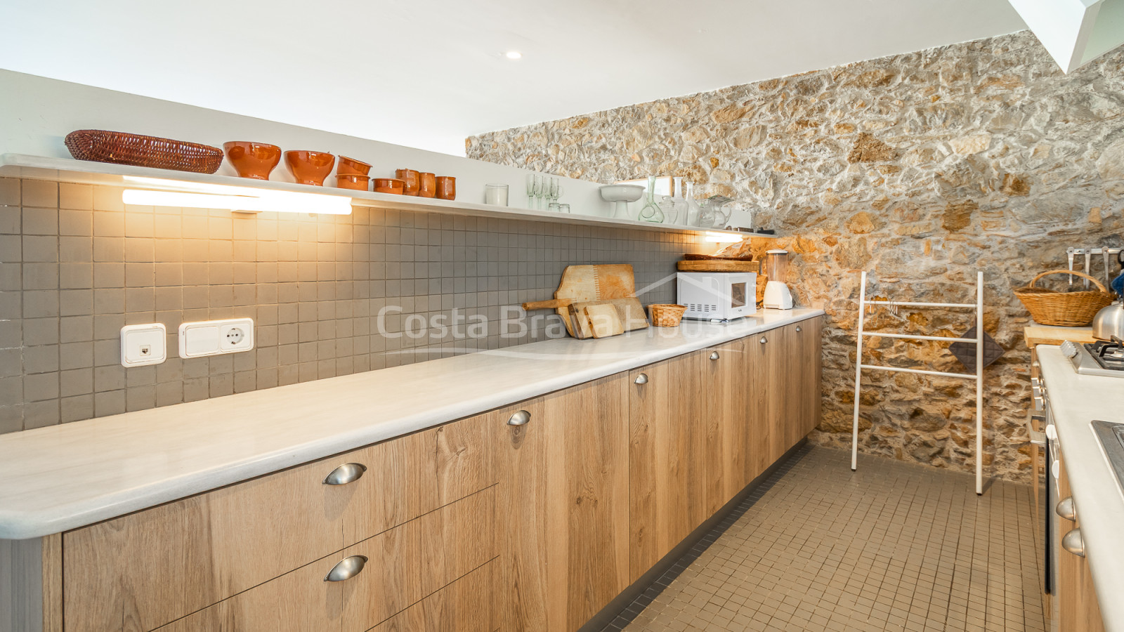 Maison à vendre à Sa Tuna, Begur, 1re ligne de mer avec terrasse et garage