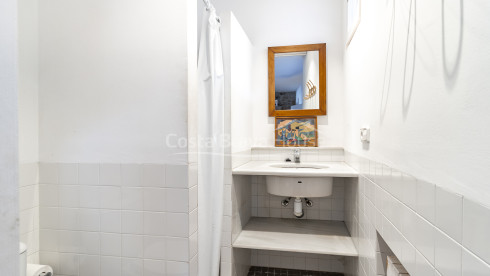 House for sale in Sa Tuna, Begur, frontline sea with terrace and garage