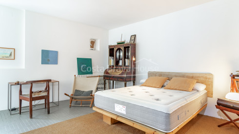 Maison à vendre à Sa Tuna, Begur, 1re ligne de mer avec terrasse et garage