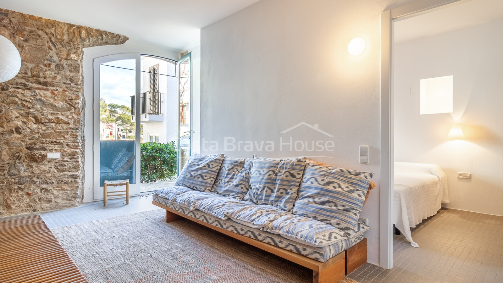 Maison à vendre à Sa Tuna, Begur, 1re ligne de mer avec terrasse et garage