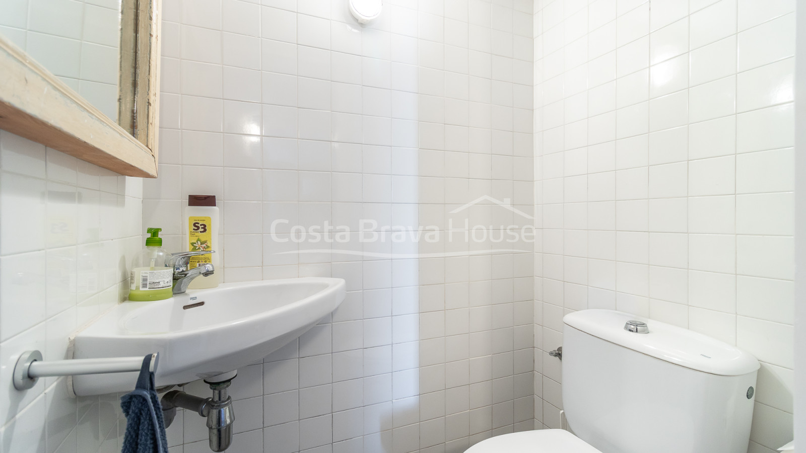 House for sale in Sa Tuna, Begur, frontline sea with terrace and garage