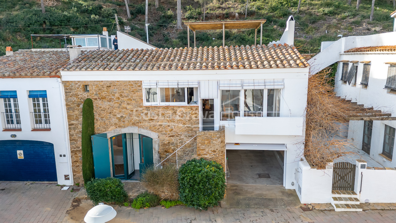 Casa en venta en Sa Tuna, Begur, primera línea de mar con terraza y garaje