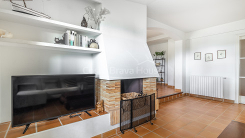 Mediterranean house in Llafranc with large plot and private garden near the beach