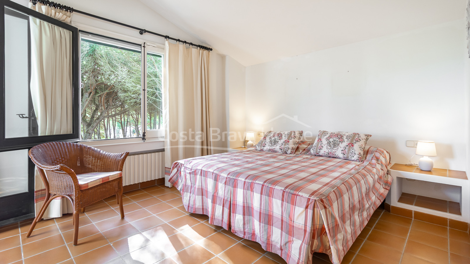 Casa a Llafranc amb gran parcel·la i jardí privat a prop de la platja