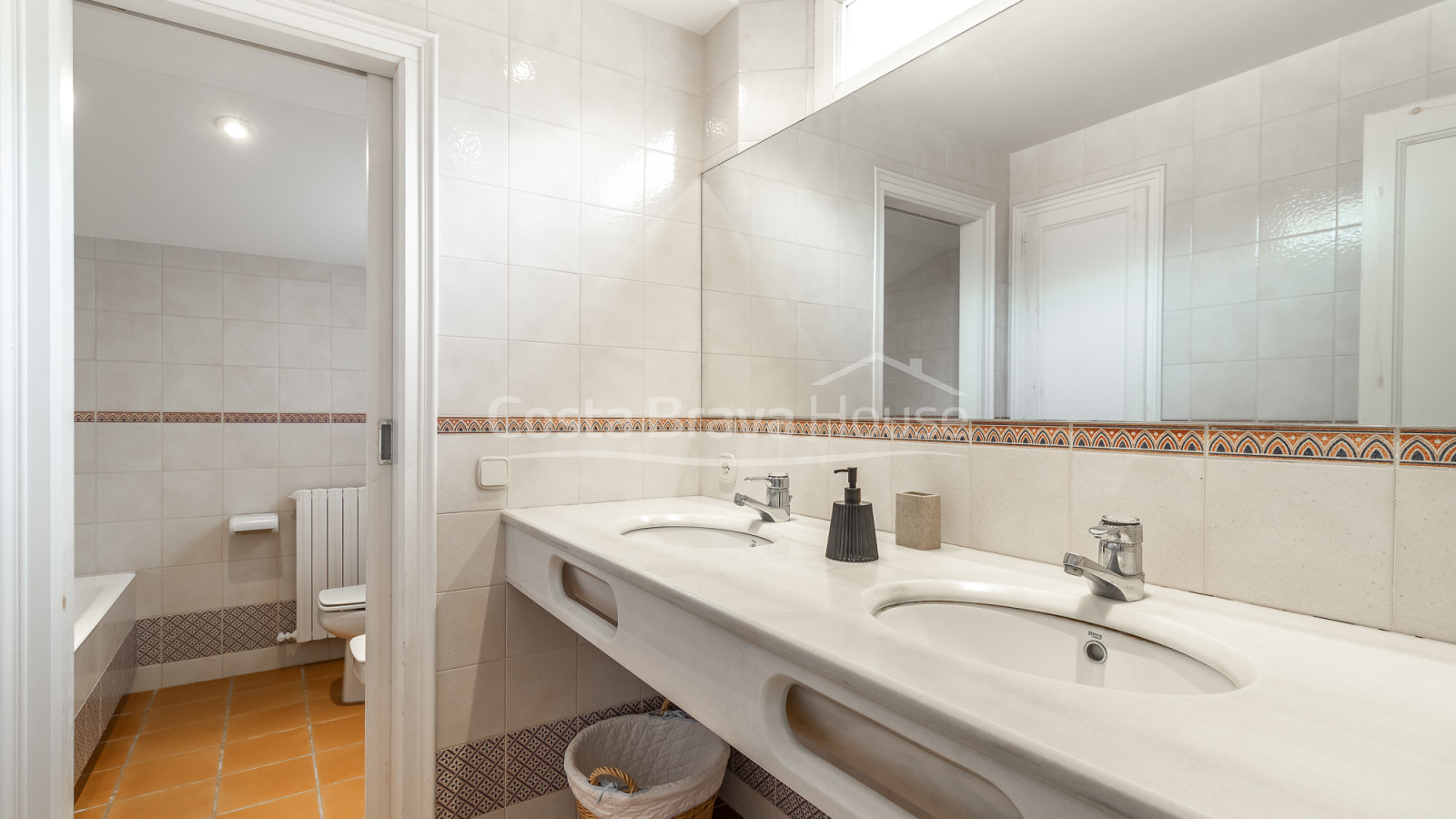 Casa a Llafranc amb gran parcel·la i jardí privat a prop de la platja