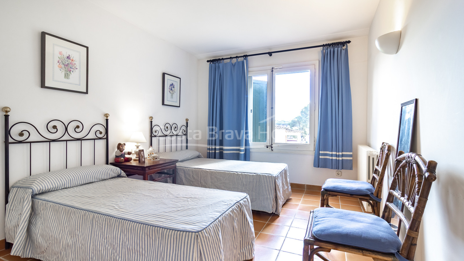 Mediterranean house in Llafranc with large plot and private garden near the beach