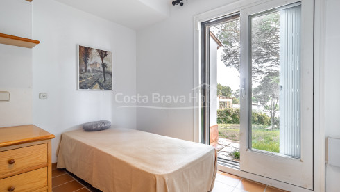 Mediterranean house in Llafranc with large plot and private garden near the beach