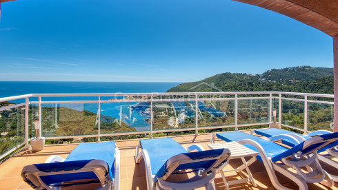 Villa avec piscine et terrasses avec vue sur la mer sur la crique de Sa Tuna, Begur