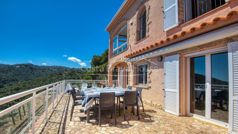 Villa avec piscine et terrasses avec vue sur la mer sur la crique de Sa Tuna, Begur
