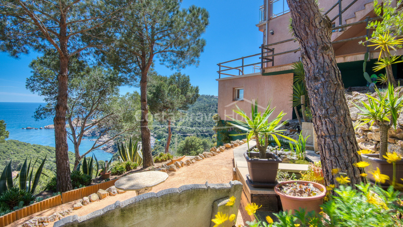 Villa with pool and terraces overlooking the sea in Sa Tuna cove, Begur