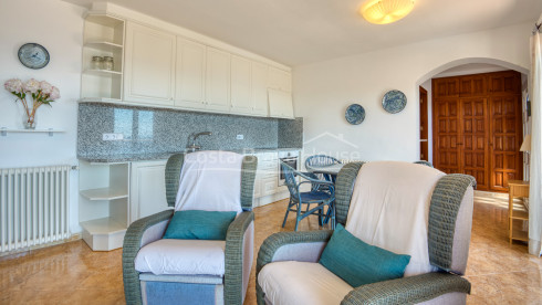 Vila amb piscina i terrasses amb vistes al mar sobre la cala de Sa Tuna, Begur