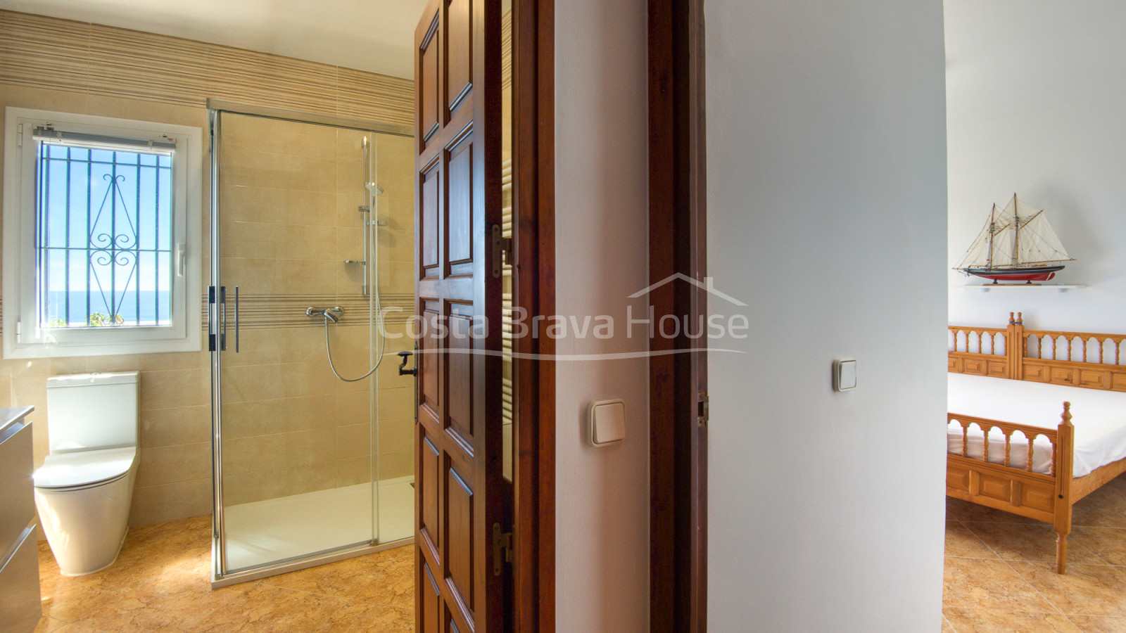 Villa with pool and terraces overlooking the sea in Sa Tuna cove, Begur