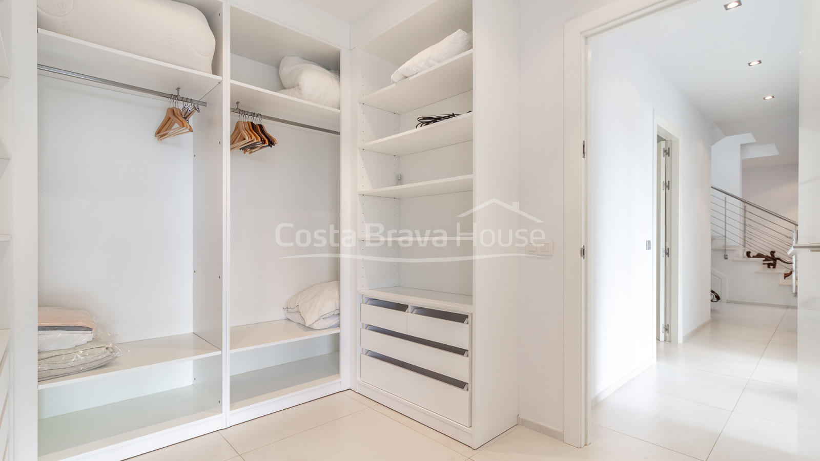 Luxury house with sea views and pool 5 minutes from Tamariu beach