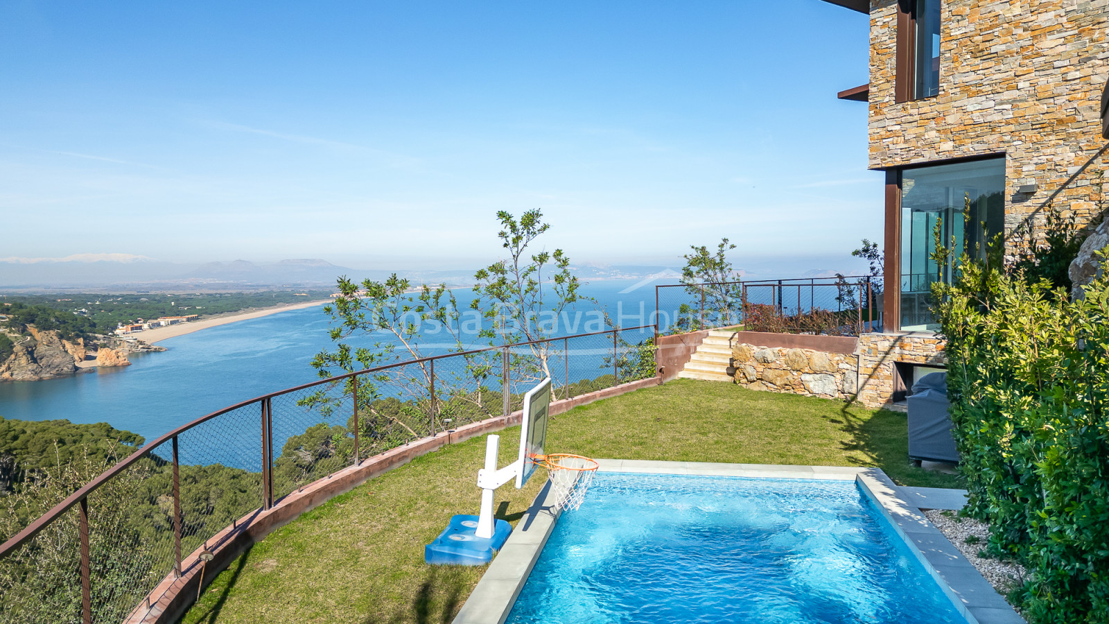 Maison de luxe à Begur Sa Riera avec piscine et vue mer