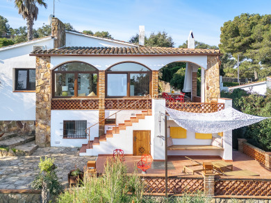 Maison individuelle à vendre à Pals, Mas Tomasi, avec terrasses, garage fermé, sauna privé et vues dégagées