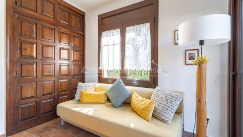 Casa en venta en Pals con terrazas, garaje cerrado, sauna privada y vistas abiertas