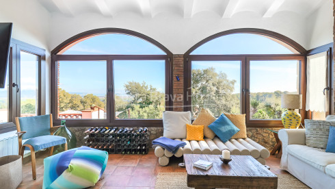 House for sale in Pals with terraces, closed garage, private sauna and open views