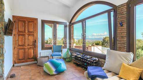 Casa en venta en Pals con terrazas, garaje cerrado, sauna privada y vistas abiertas