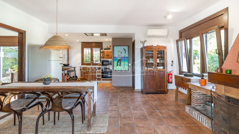 Maison à vendre à Pals avec terrasses, garage fermé, sauna privé et vues dégagées