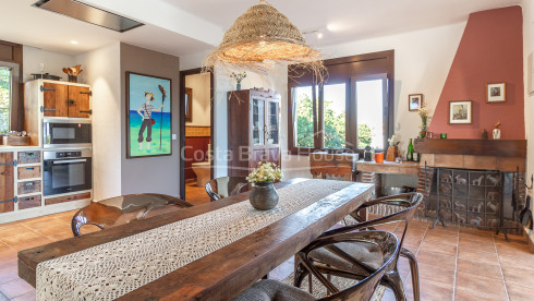 Casa en venda a Pals amb terrasses, garatge tancat, sauna privada i vistes obertes